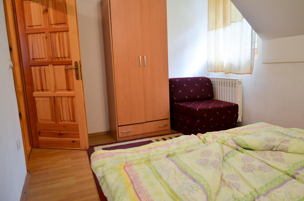 Apartments Ogorjelica Яхорина Экстерьер фото